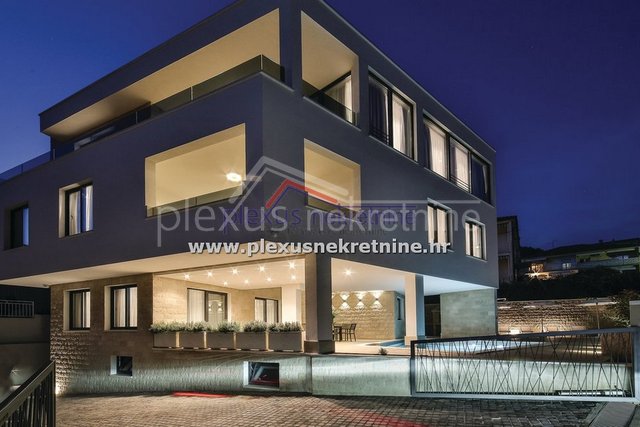 Hiša, 363 m2, Prodaja, Trogir - Čiovo