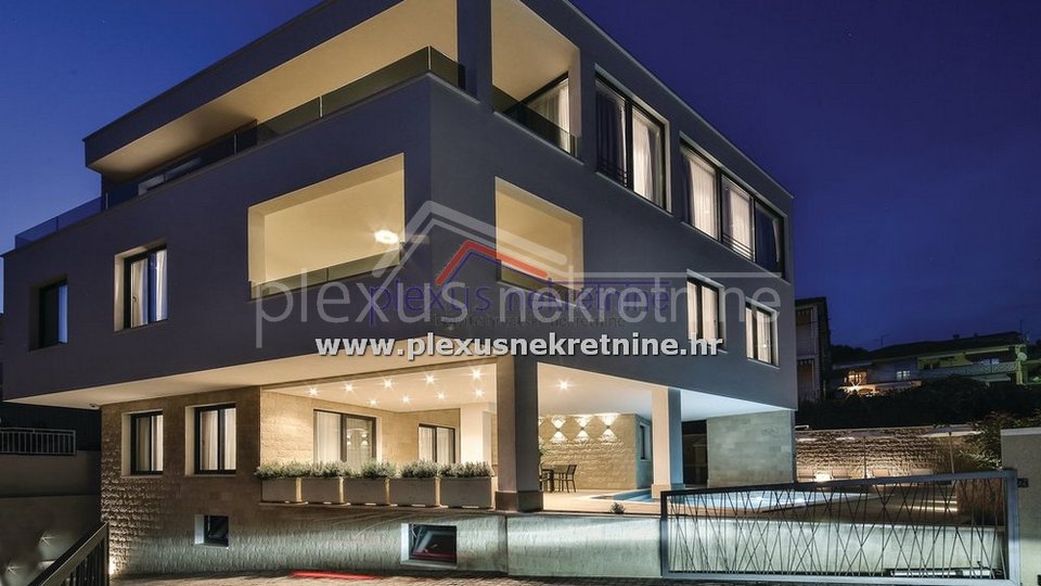 House, 363 m2, For Sale, Trogir - Čiovo