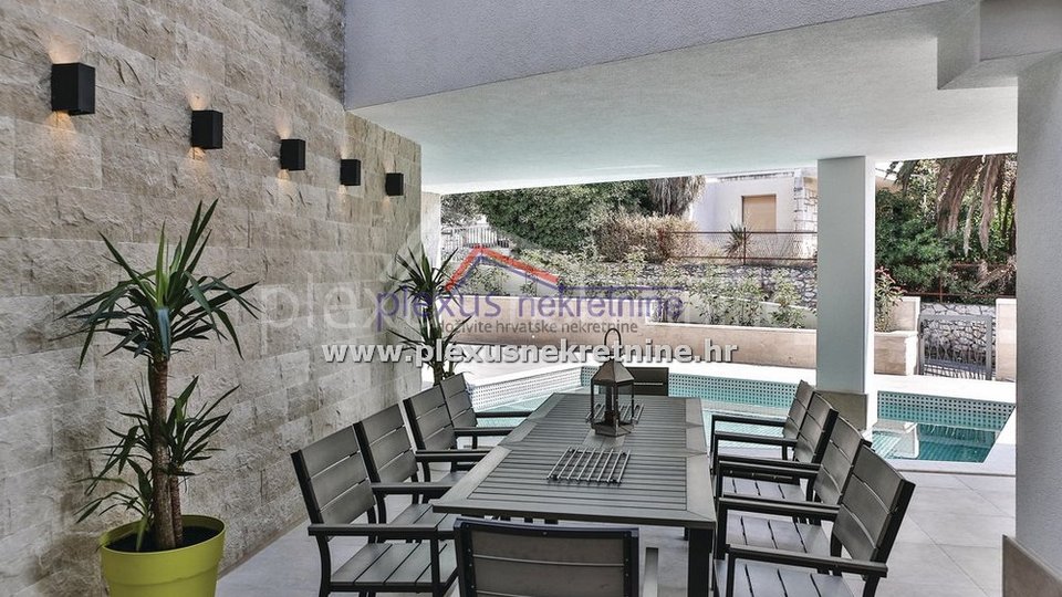 SNIŽENO! Kuća za odmor - urbana vila: Trogir, Čiovo, dvokatnica, 363 m2