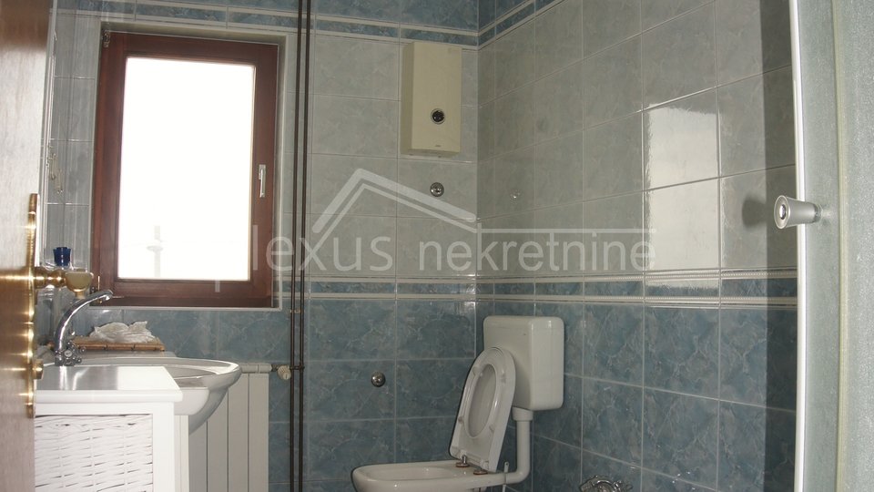 House, 725 m2, For Sale, Žrnovnica