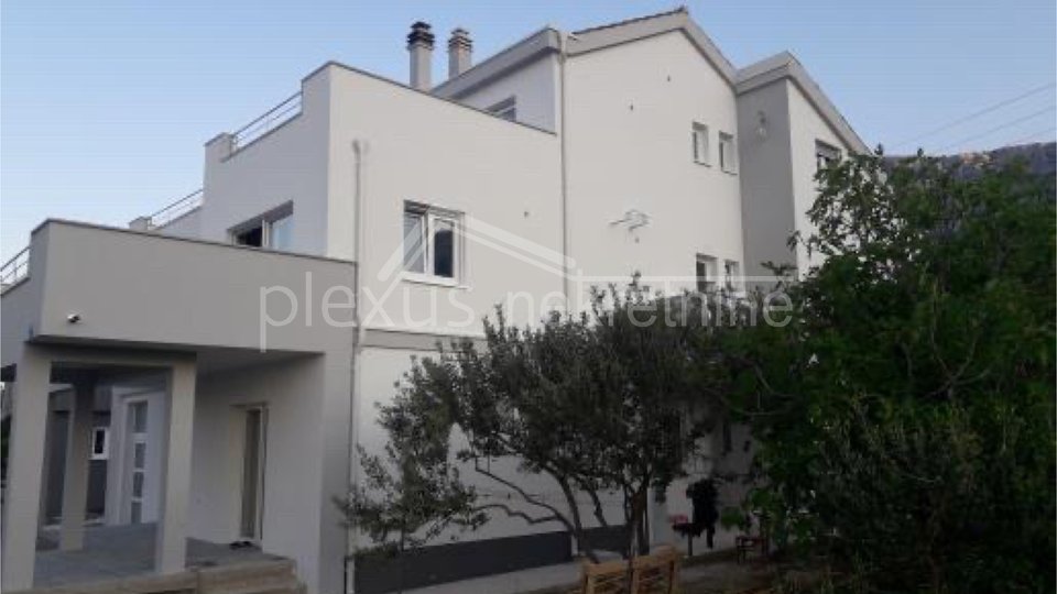 House, 380 m2, For Sale, Kaštel Sućurac