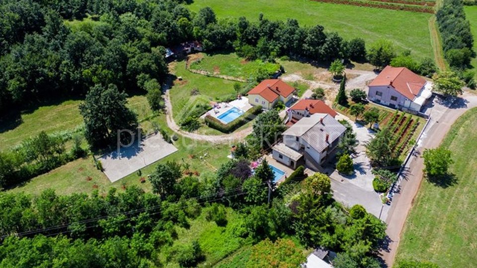 Anwesen, 9030 m2, Verkauf, Žminj