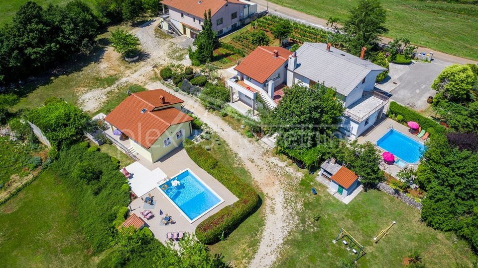 Anwesen, 9030 m2, Verkauf, Žminj