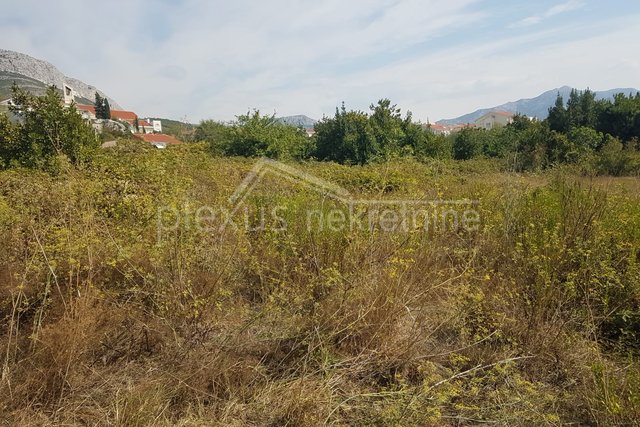 Land, 1057 m2, For Sale, Solin - Sveti Kajo