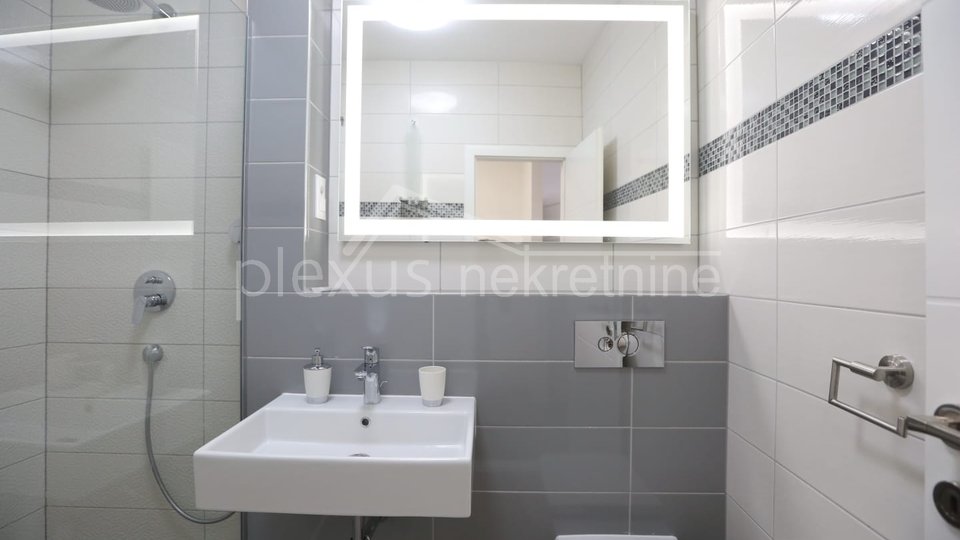 House, 130 m2, For Sale, Split - Lučac