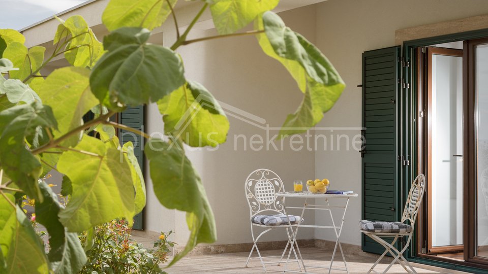 Casa, 680 m2, Vendita, Kaštel Štafilić