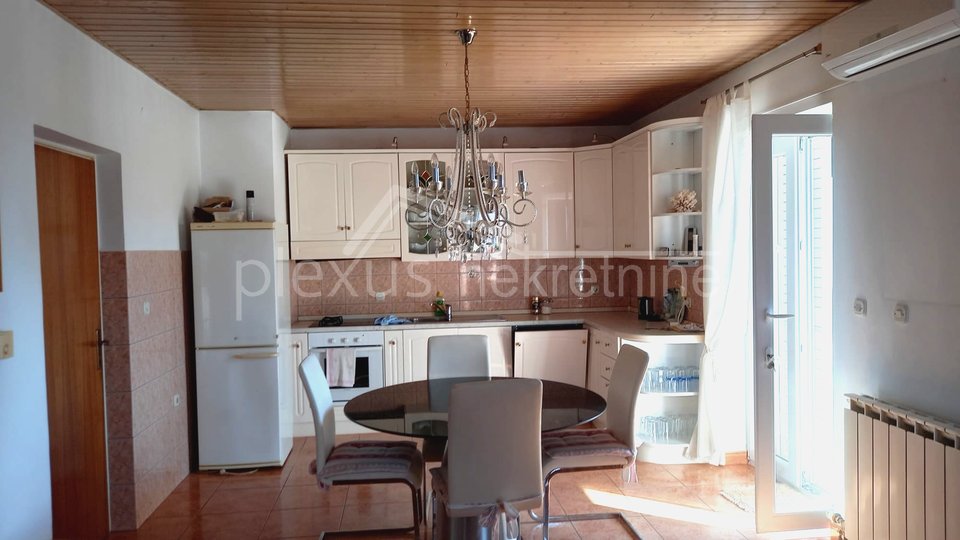 Kuća - Villa + maslinik 300 m2: Okrug Gornji, Čiovo, 300 m2