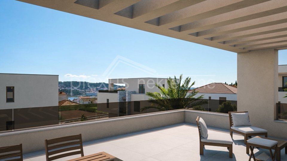House, 4080 m2, For Sale, Trogir