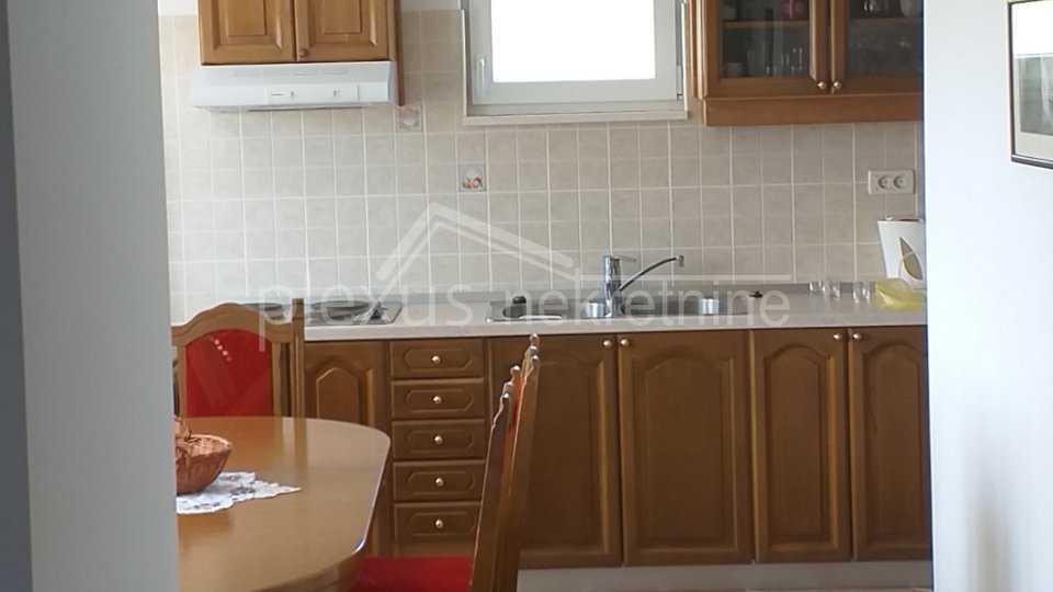 House, 200 m2, For Sale, Lovreć