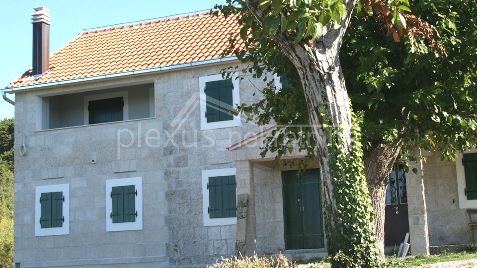 House, 200 m2, For Sale, Lovreć