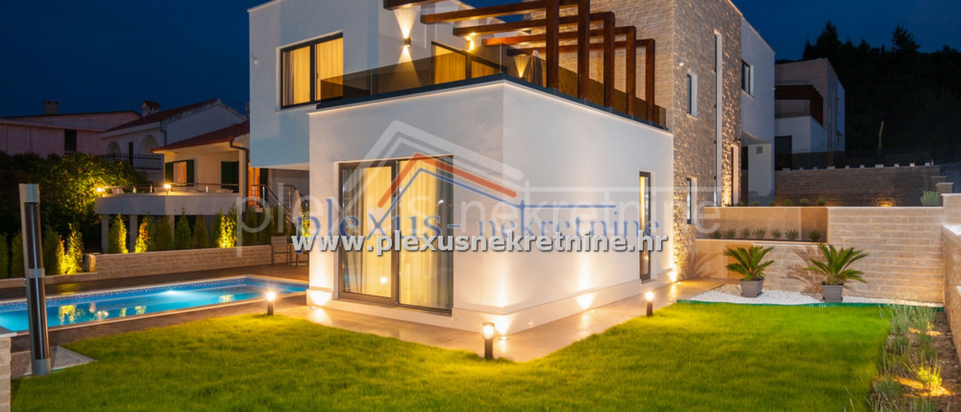 House, 600 m2, For Sale, Okrug - Okrug Gornji