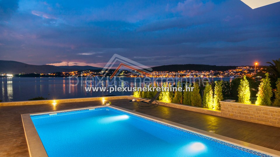 SNIŽENO! Kuća - luksuzna vila: Trogir - okolica, Okrug Gornji, katnica, 600 m2