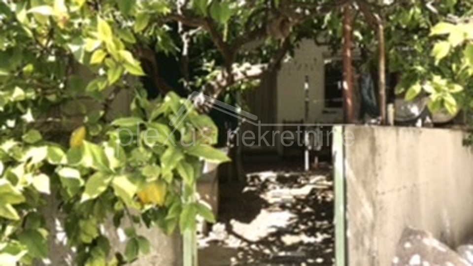 Trosoban stan s vrtom: Split, Kocunar, 72 m2