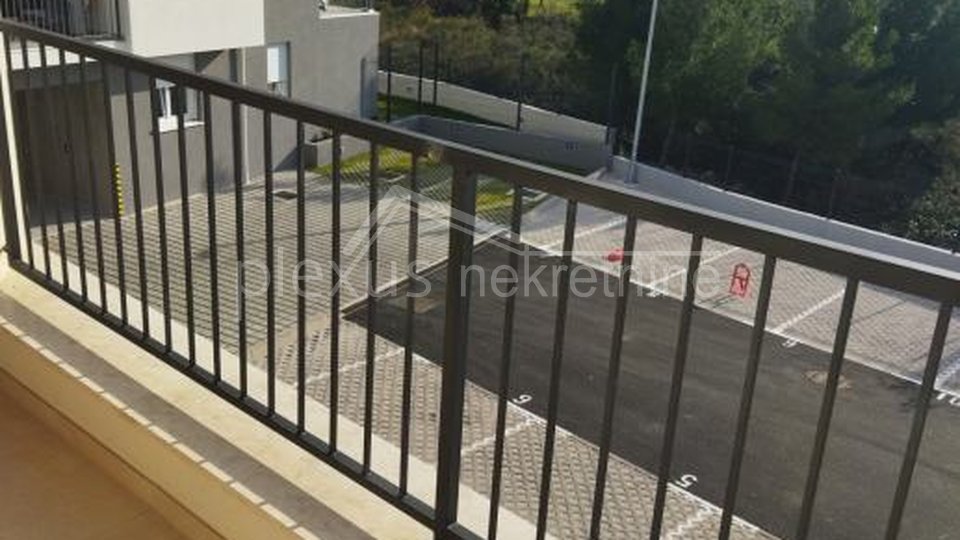 Dvosoban stan s parkingom: Solin, Mezanovci, 58 m2