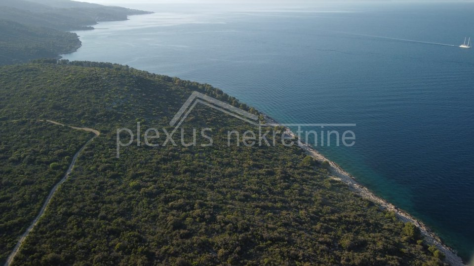 Poljoprivredno zemljište s pogledom na more, Šolta