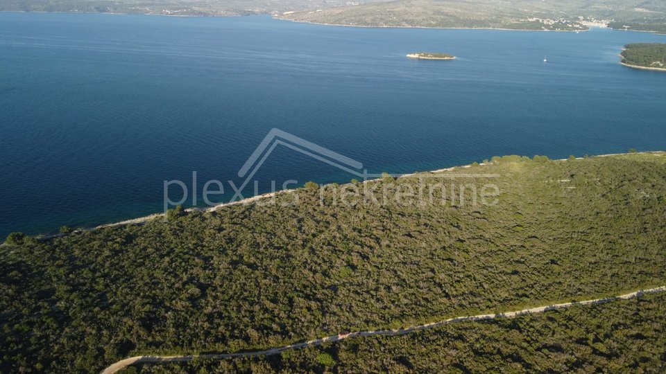 Poljoprivredno zemljište s pogledom na more, Šolta