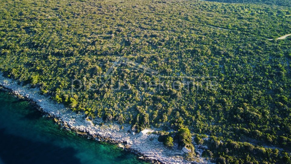 Poljoprivredno zemljište s pogledom na more, Šolta