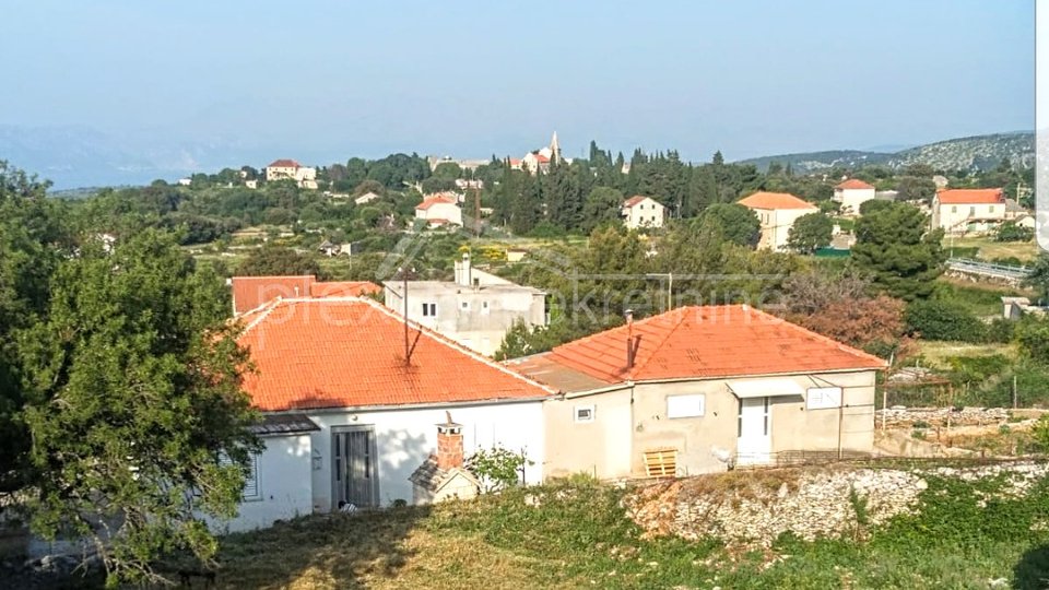 SNIŽENO! Građevinsko zemljište s pogledom na more: Brač, Škrip, 2157 m2