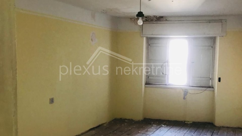 House, 150 m2, For Sale, Šibenik - Grad