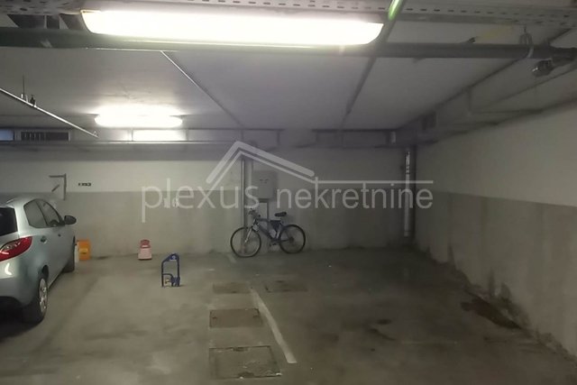 Garage, 12 m2, Vermietung, Split - Pazdigrad