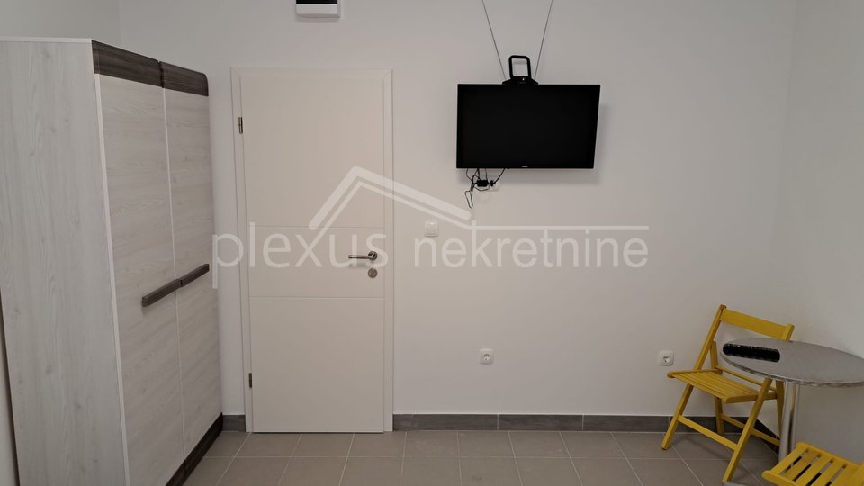 Room Rental, 17 m2, For Rent, Postira