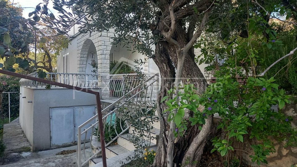 House, 200 m2, For Sale, Okrug - Okrug Gornji
