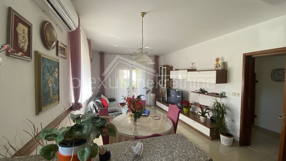 Obiteljska kuća: Trogir - okolica, Seget Vranjica, 183 m2