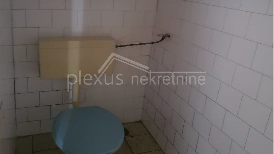 Stan - apartman u centru: Omiš, 28 m2