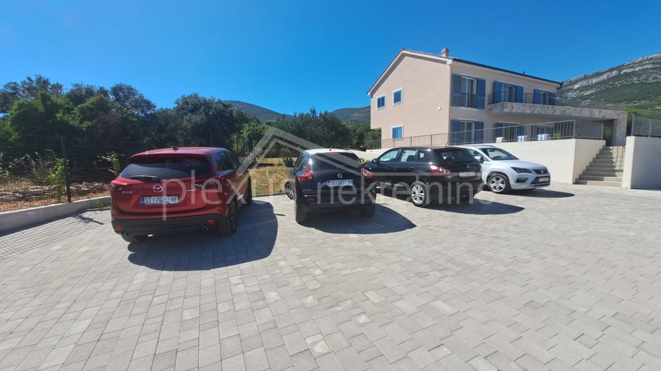 House, 210 m2, For Sale, Kaštel Novi