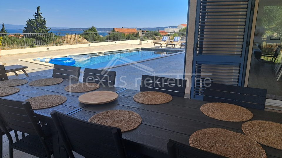 House, 210 m2, For Sale, Kaštel Novi