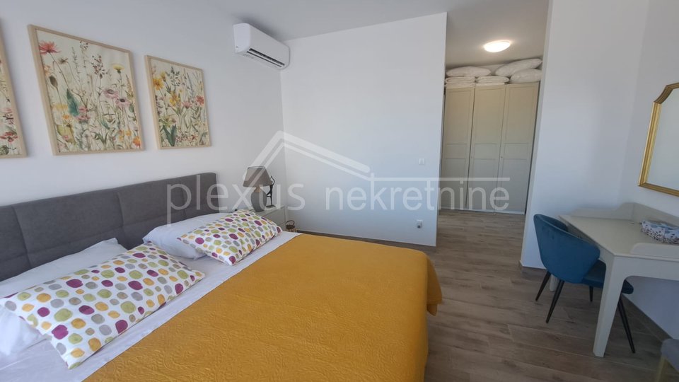 House, 210 m2, For Sale, Kaštel Novi