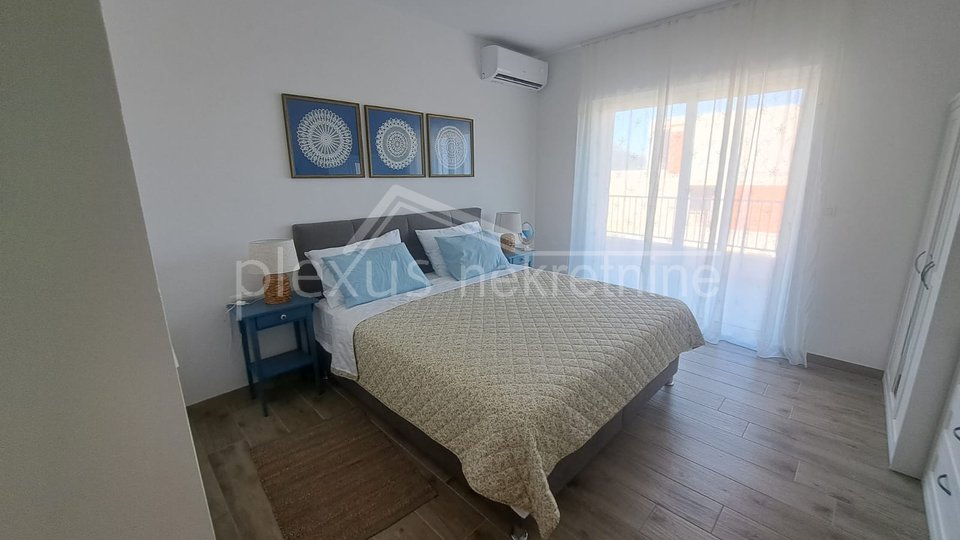 House, 210 m2, For Sale, Kaštel Novi