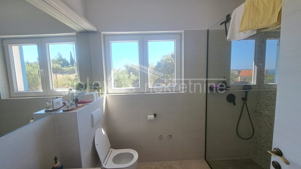 House, 210 m2, For Sale, Kaštel Novi