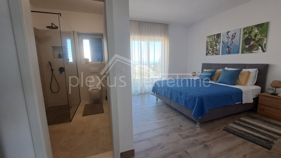 House, 210 m2, For Sale, Kaštel Novi