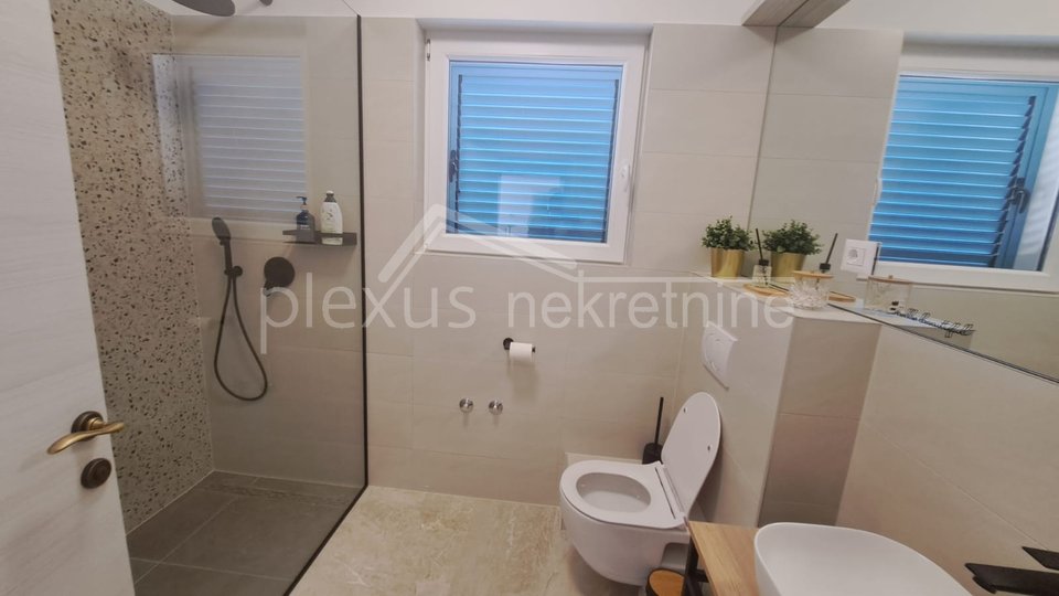 House, 210 m2, For Sale, Kaštel Novi