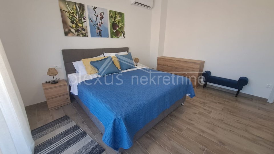 House, 210 m2, For Sale, Kaštel Novi