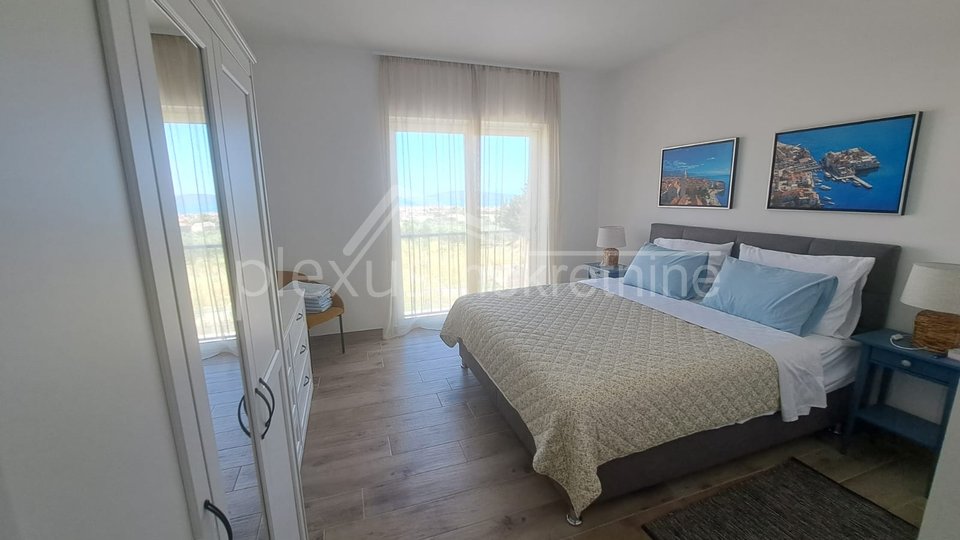 House, 210 m2, For Sale, Kaštel Novi