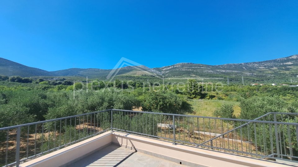 House, 210 m2, For Sale, Kaštel Novi