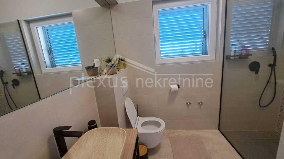 House, 210 m2, For Sale, Kaštel Novi