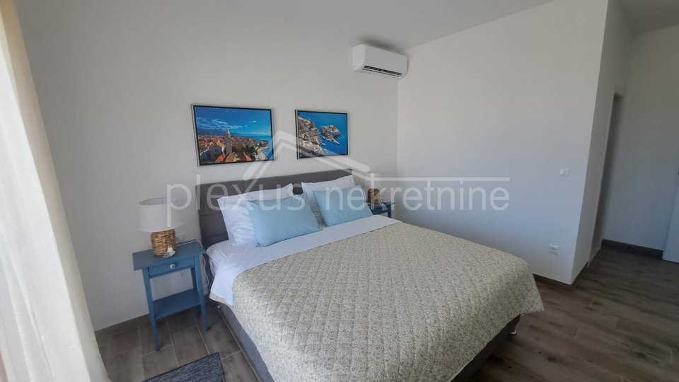 House, 210 m2, For Sale, Kaštel Novi