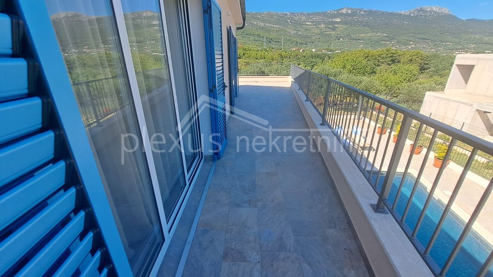 House, 210 m2, For Sale, Kaštel Novi