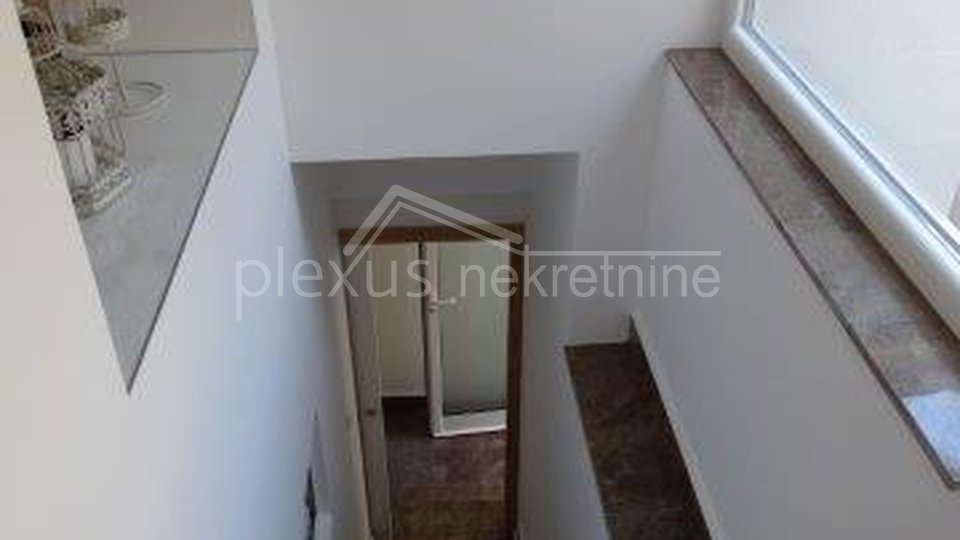 Kuća s tri apartmana u centru: Split, Varoš, 90 m2