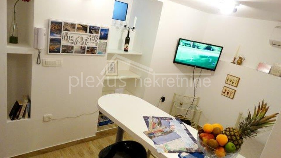 Kuća s tri apartmana u centru: Split, Varoš, 90 m2