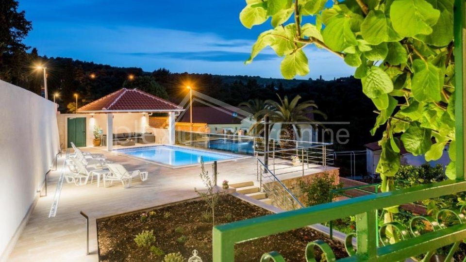 Haus - Villa mit Pool: Brač, Postira, 400 m2