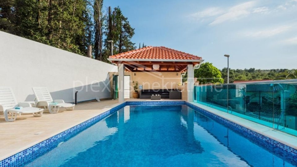 Haus - Villa mit Pool: Brač, Postira, 400 m2