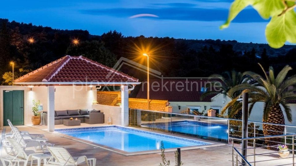 Haus - Villa mit Pool: Brač, Postira, 400 m2