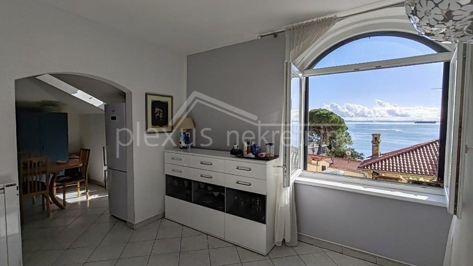 Two-bedroom comfortable apartment: Opatija, center, 80 m2