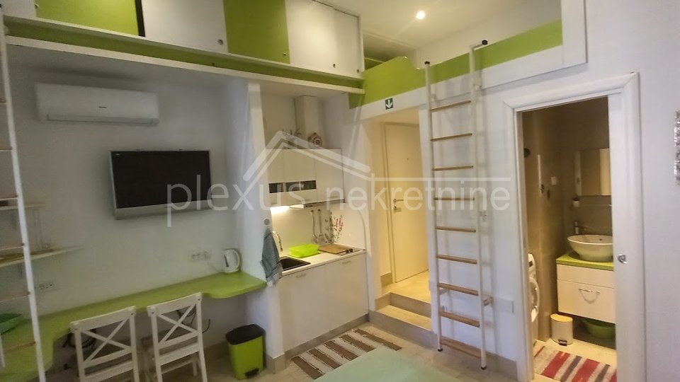 Stan s 4 apartmana s terasom: Split, Varoš, 101 m2