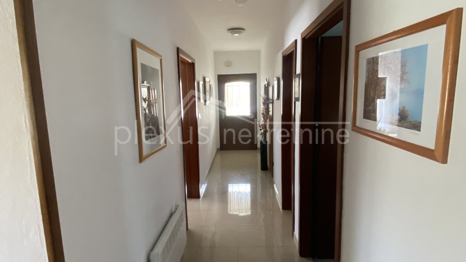 House, 183 m2, For Sale, Seget Vranjica