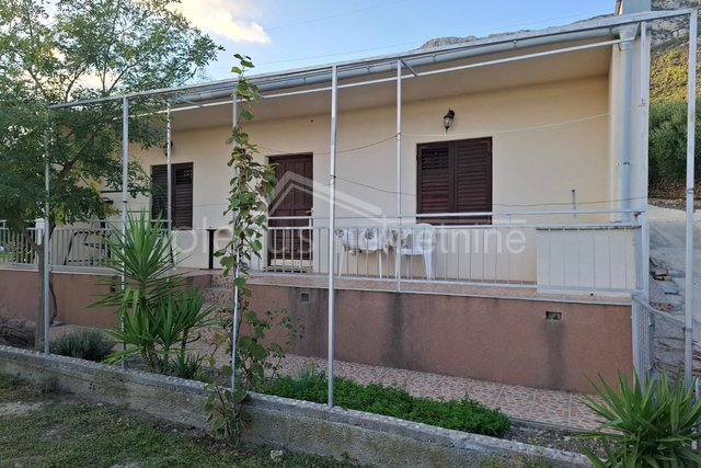 House, 79 m2, For Sale, Kaštel Sućurac